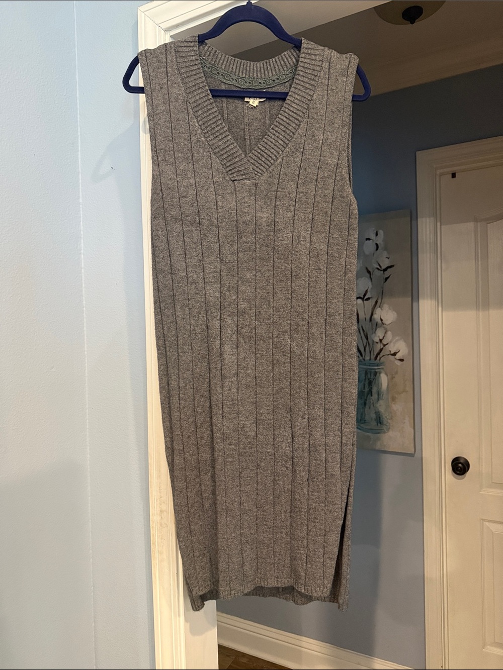 POL Gray Ribbed V-Neck Sleeveless Knit Dress